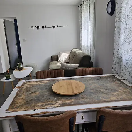 Maison Aux Portes Des Garrigues Feriehus *