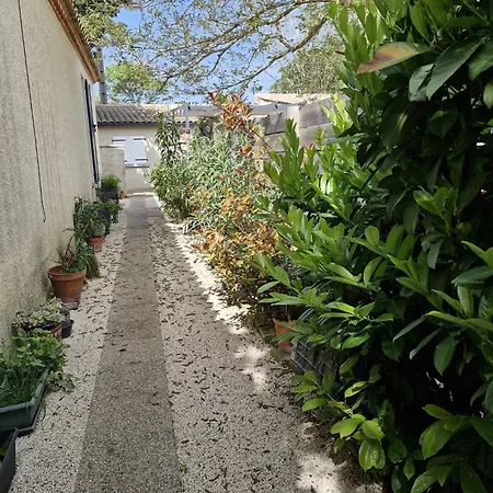 Holiday home Maison Aux Portes Des Garrigues *