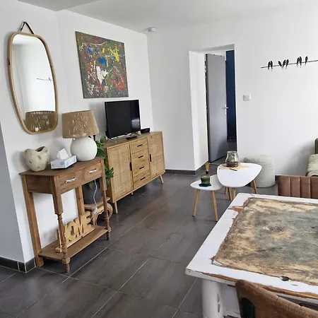 Holiday home Maison Aux Portes Des Garrigues Nimes